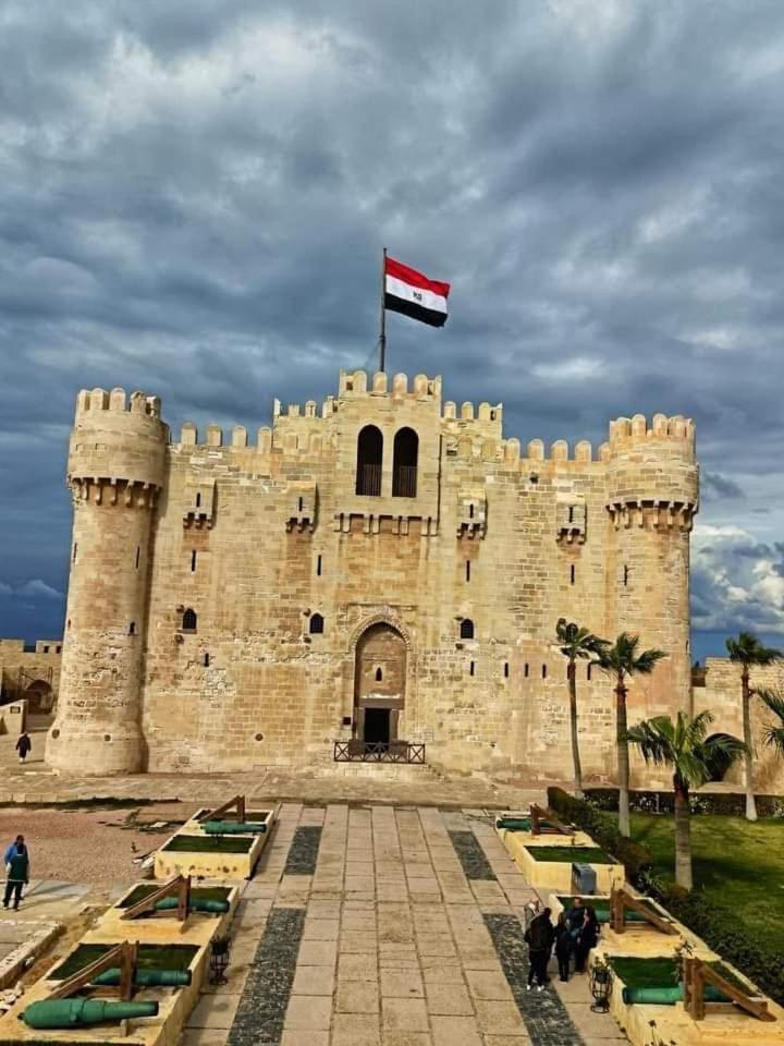 Mesho Falcon Pyramids View Inn Kafret el-Gabal Екстериор снимка